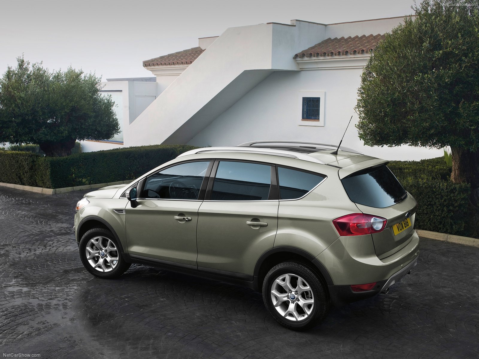 Ford Kuga Mk1 Presse Bilder und Fotos