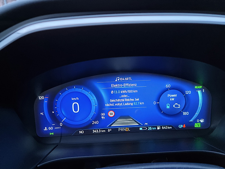 Angezeigte elektrische Reichweite... 82,7 km