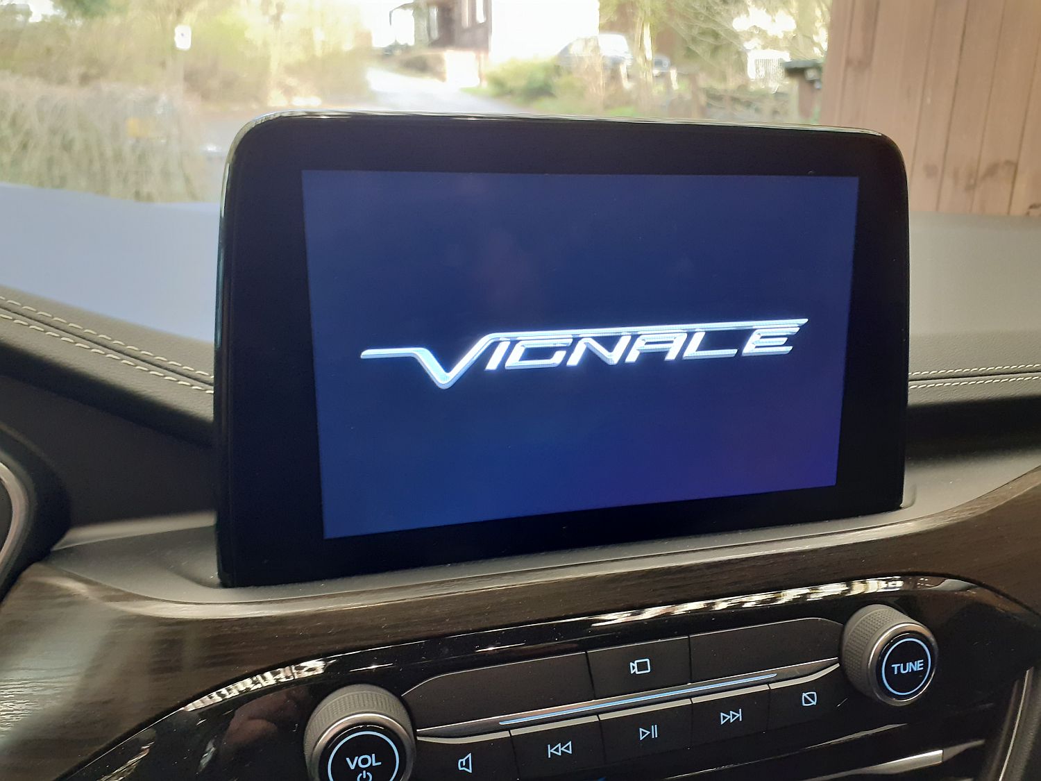 Vignale Schriftzug im Sync 3