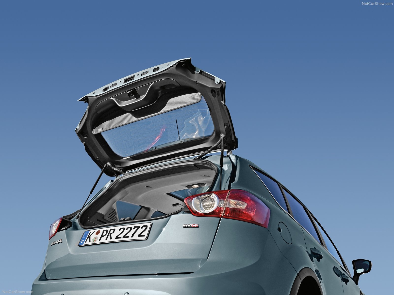 Ford Kuga Mk1 Presse Bilder und Fotos