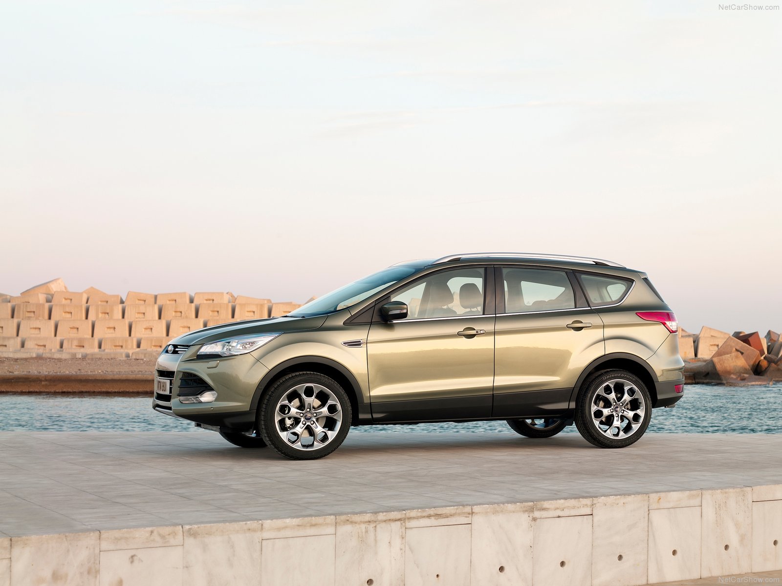 Ford Kuga Mk2 Presse Bilder und Fotos